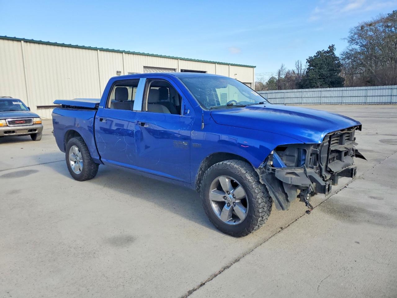 2016 RAM 1500 SLT photo 4