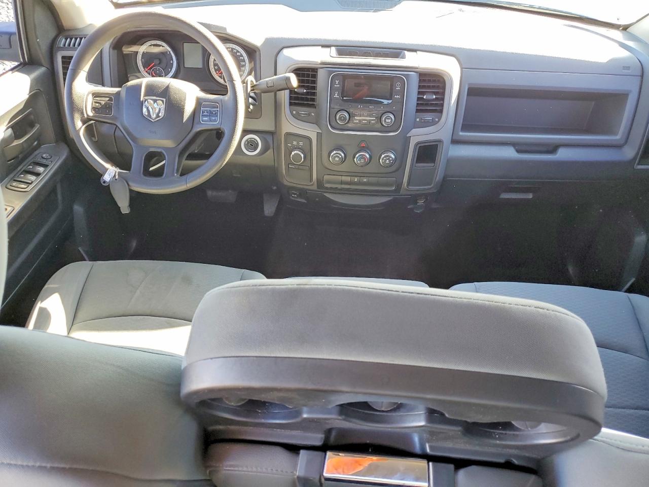 2013 RAM 1500 ST photo 8