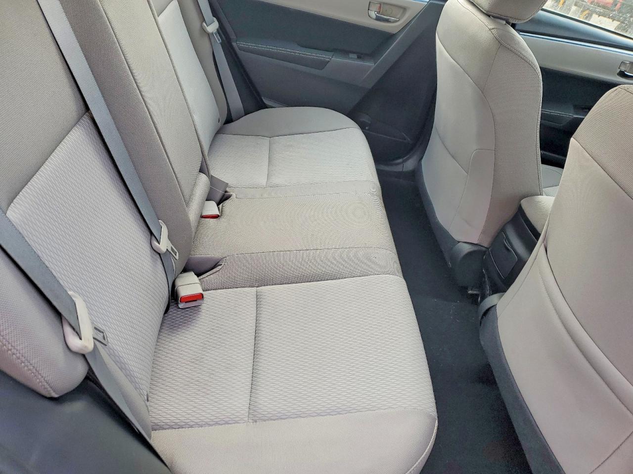 2015 TOYOTA COROLLA L photo 10