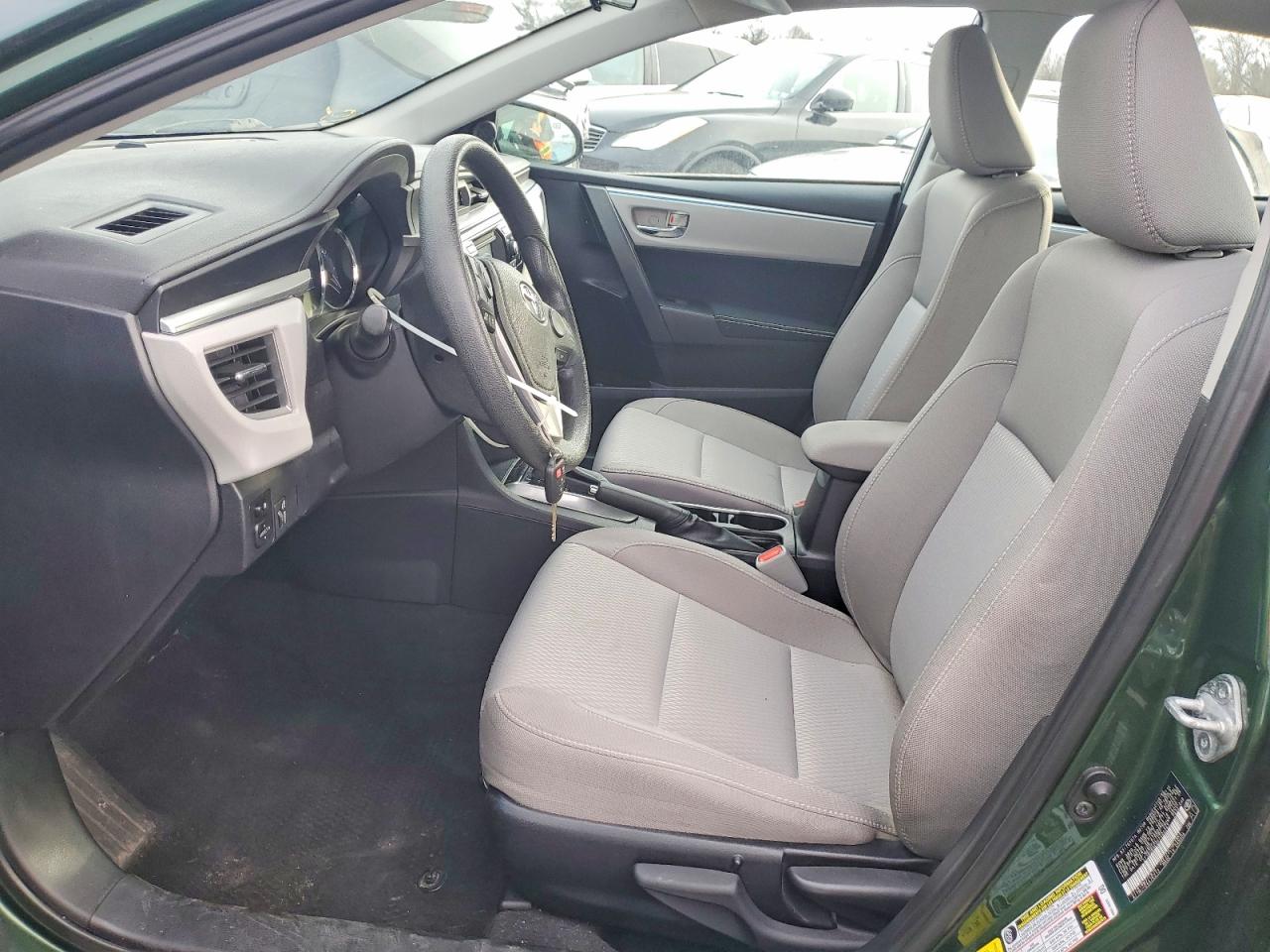 2015 TOYOTA COROLLA L photo 7