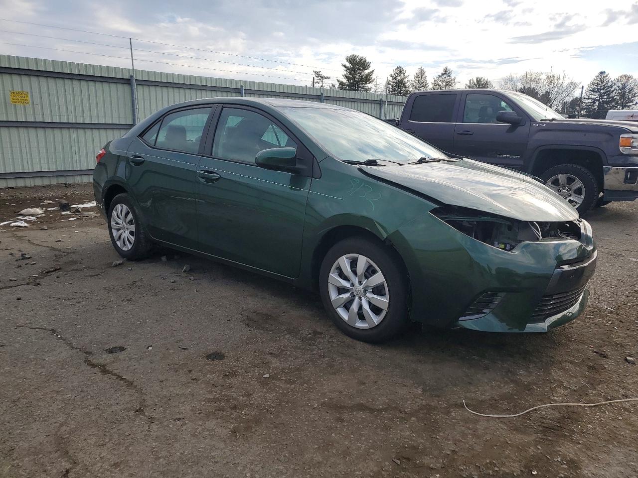 2015 TOYOTA COROLLA L photo 4