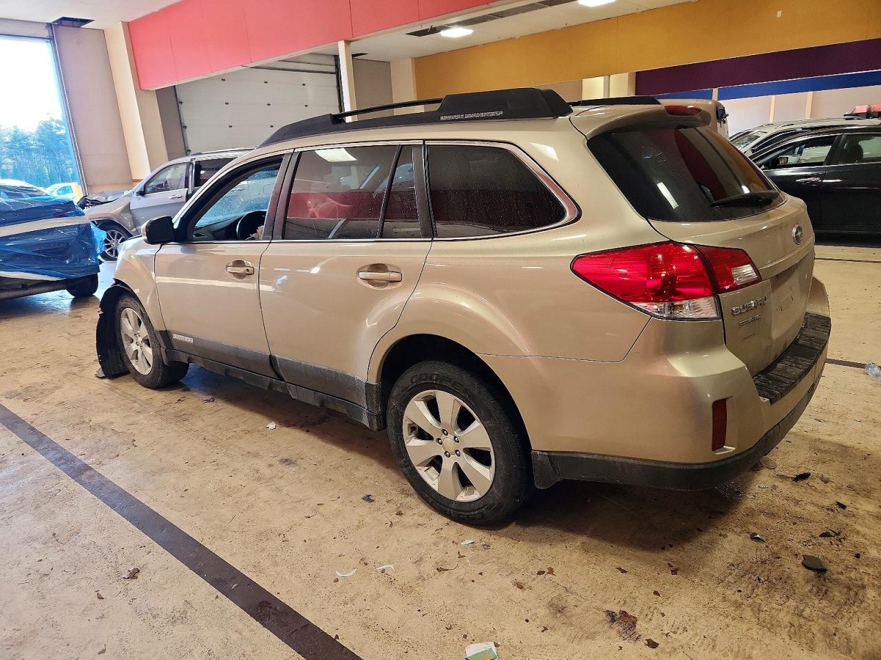 2010 SUBARU OUTBACK 2.5I PREMIUM photo 3