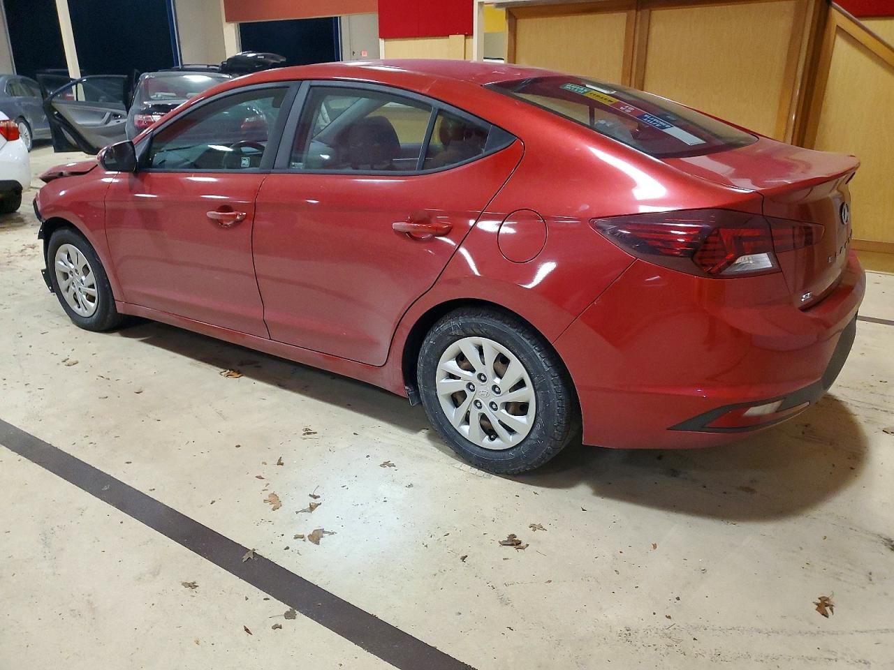 2019 HYUNDAI ELANTRA SE photo 2