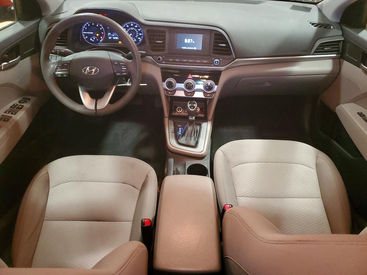 2019 HYUNDAI ELANTRA SE photo 8