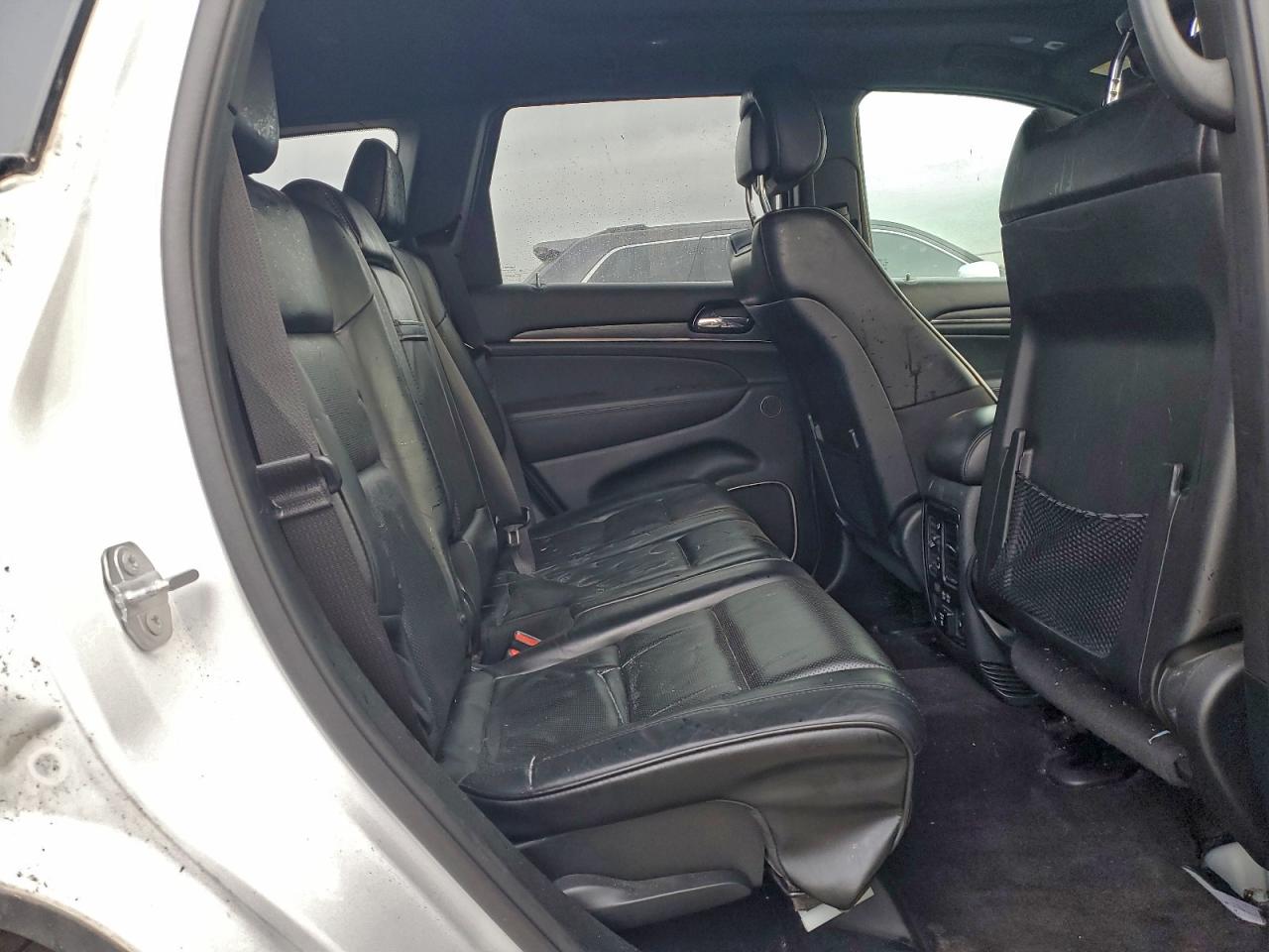2019 JEEP GRAND CHEROKEE OVERLAND photo 11