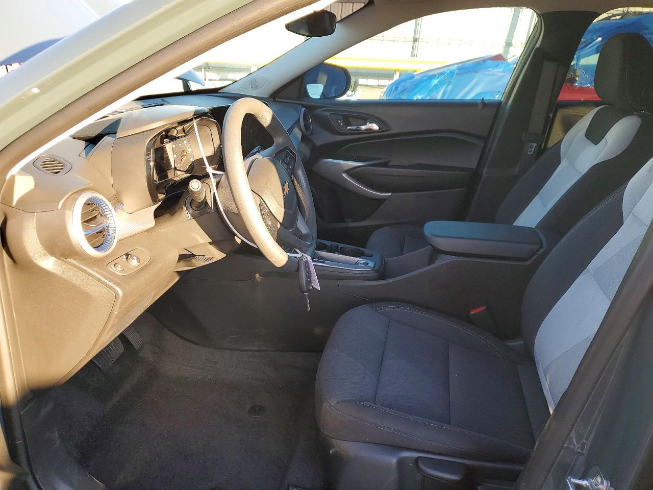 2025 CHEVROLET TRAX LS photo 7