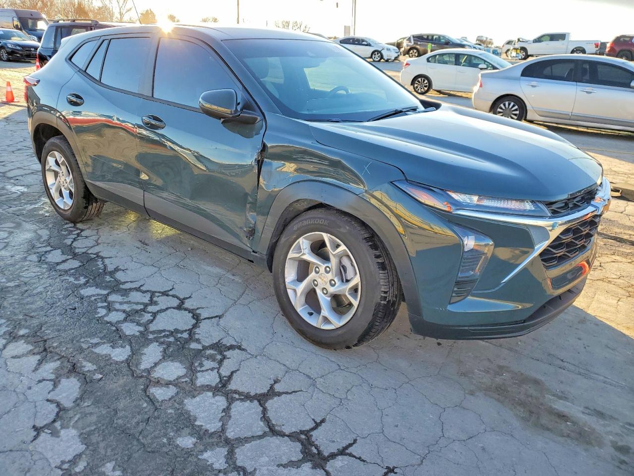 2025 CHEVROLET TRAX LS photo 4