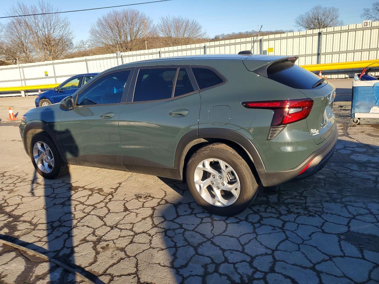 2025 CHEVROLET TRAX LS photo 2
