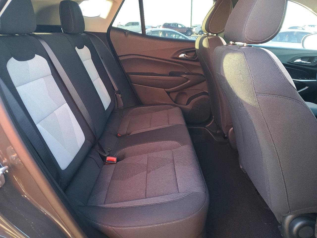 2025 CHEVROLET TRAX LS photo 11