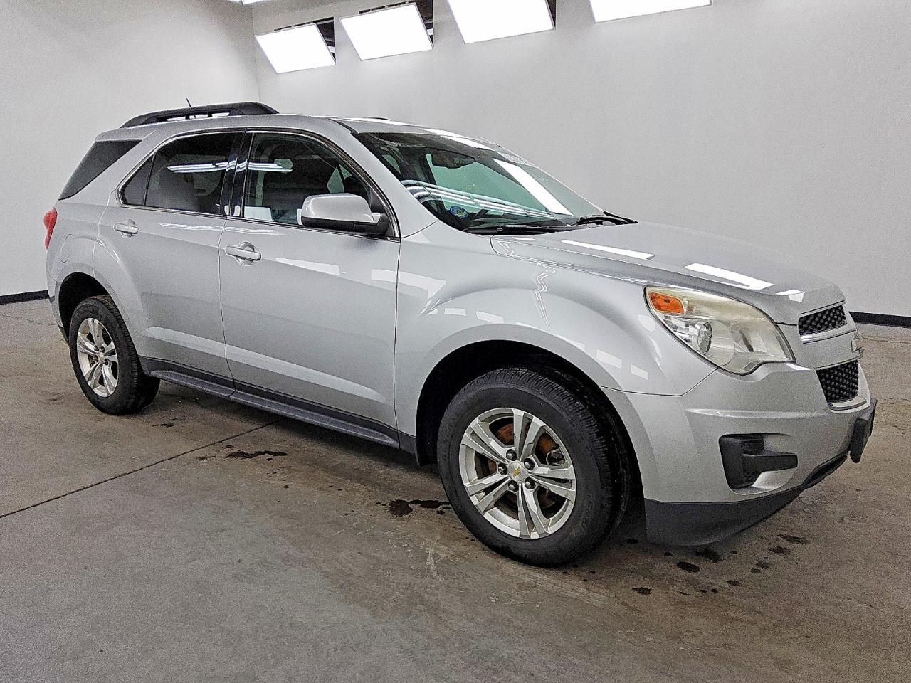 2015 CHEVROLET EQUINOX LT photo 4