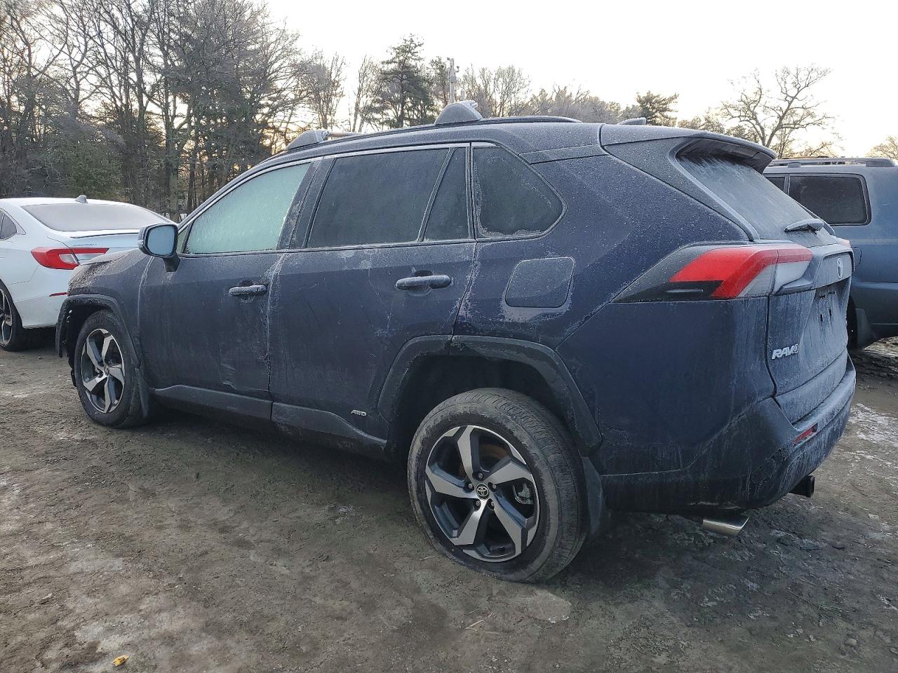 2025 TOYOTA RAV4 SE photo 2