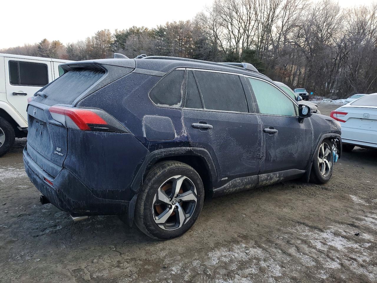 2025 TOYOTA RAV4 SE photo 3