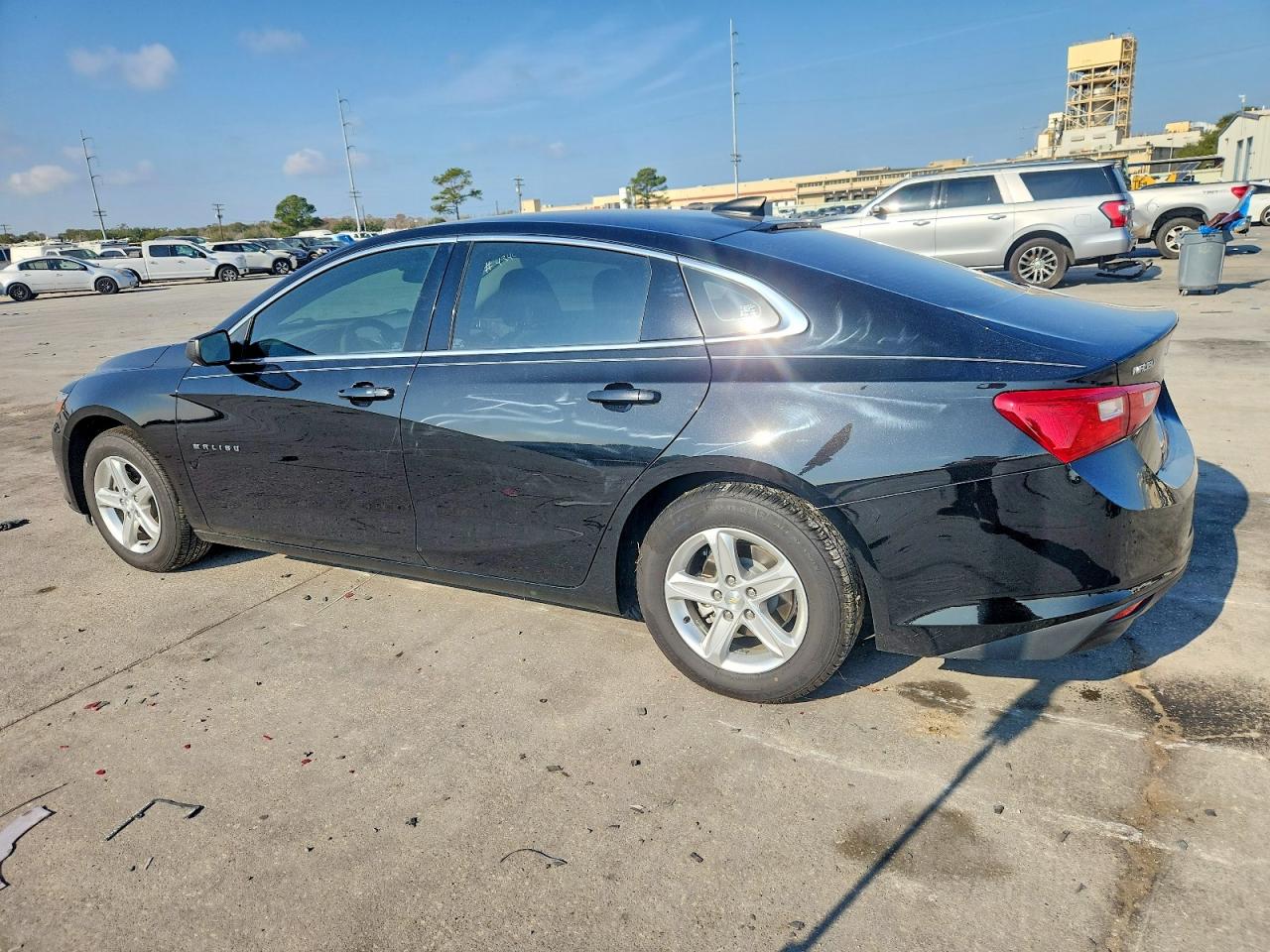 2023 CHEVROLET MALIBU photo 2