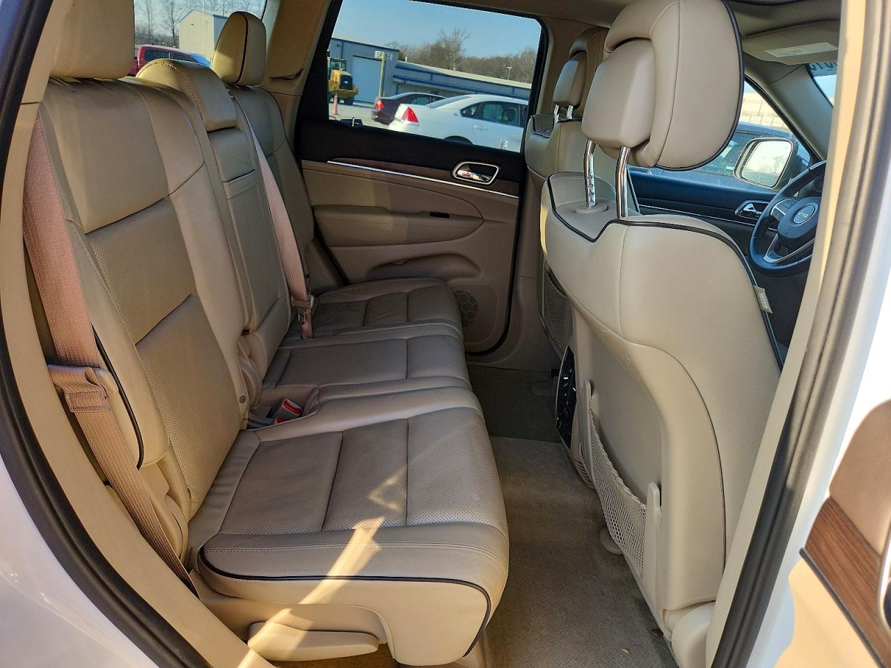 2015 JEEP GRAND CHEROKEE OVERLAND photo 11