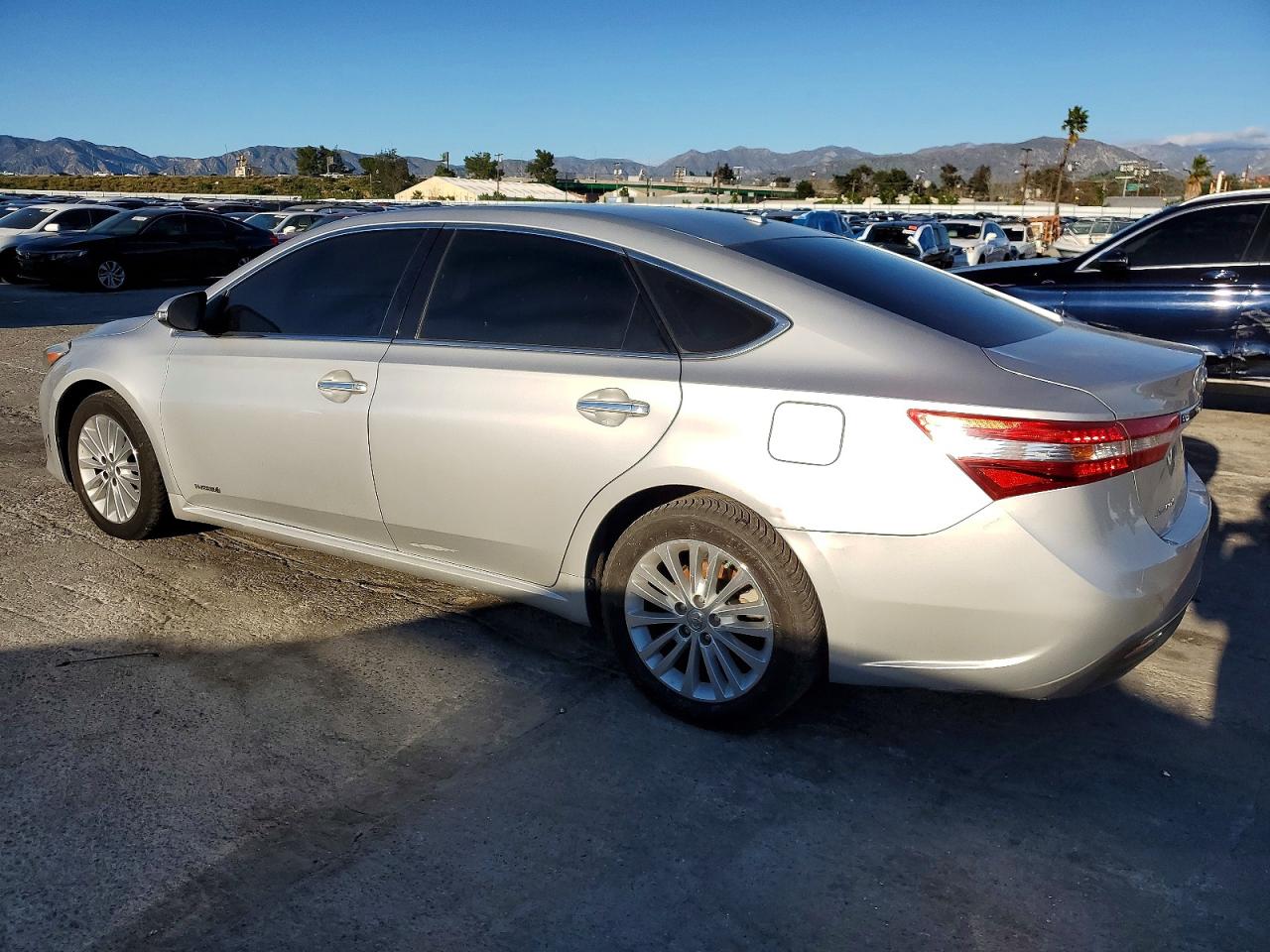2013 TOYOTA AVALON HYBRID photo 2