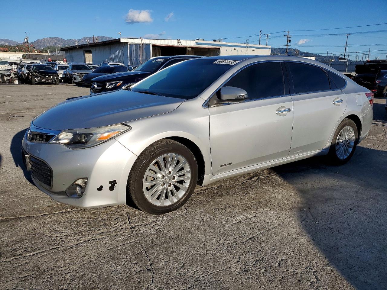 2013 TOYOTA AVALON