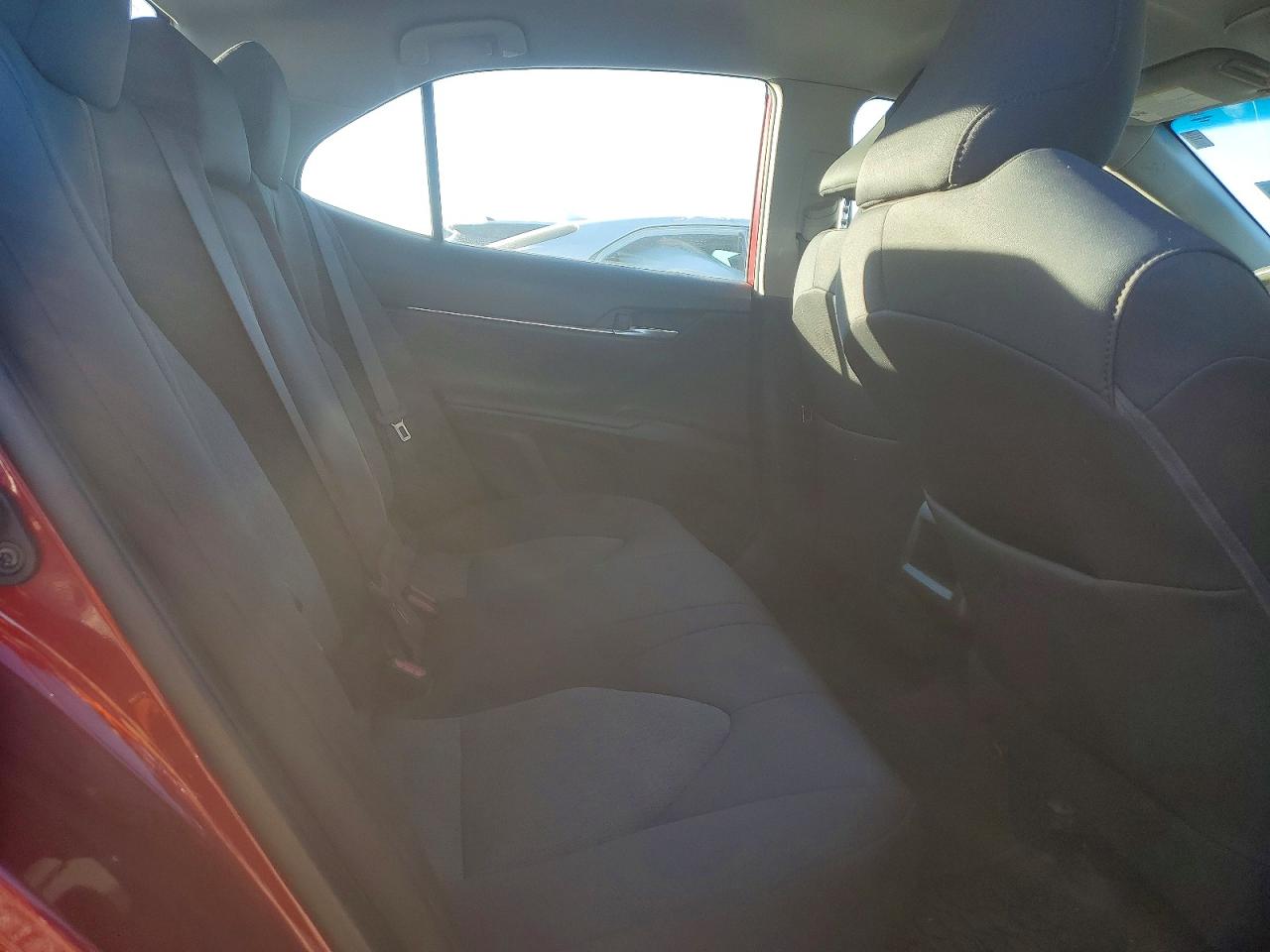 2019 TOYOTA CAMRY L photo 10