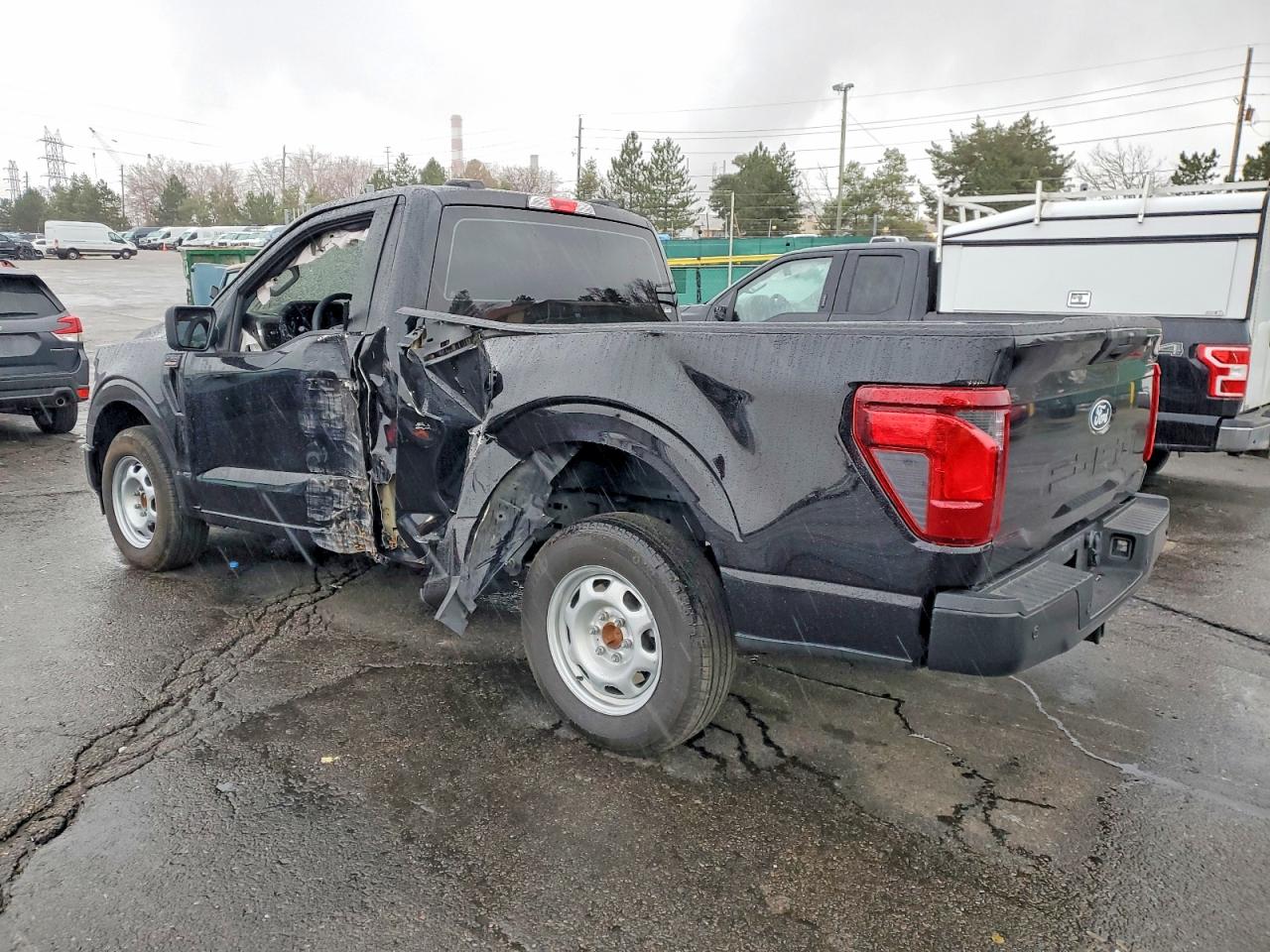 2024 FORD F150 XL photo 2