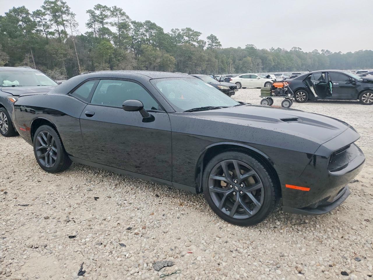 2022 DODGE CHALLENGER SXT photo 4