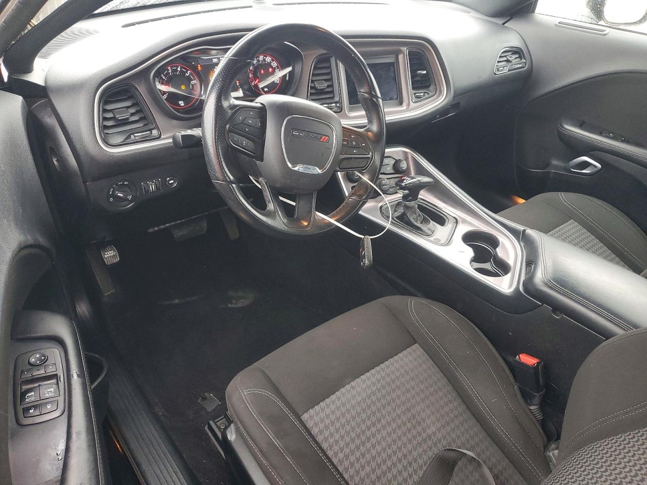 2022 DODGE CHALLENGER SXT photo 8