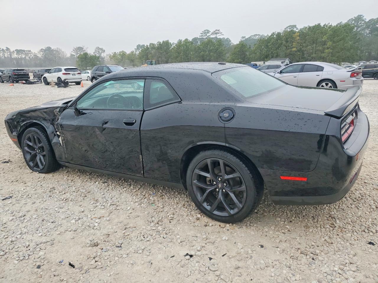 2022 DODGE CHALLENGER SXT photo 2