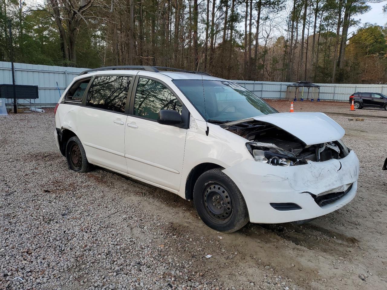 2008 TOYOTA SIENNA CE photo 4