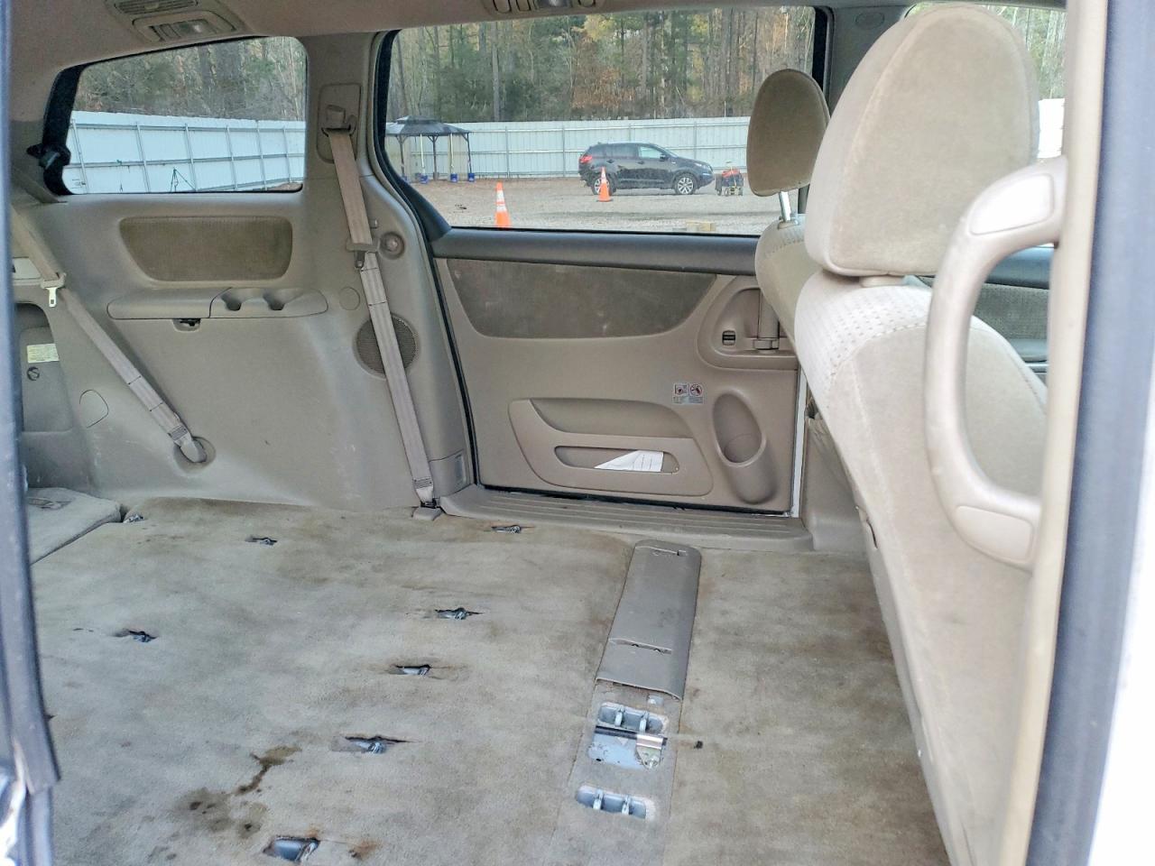 2008 TOYOTA SIENNA CE photo 10