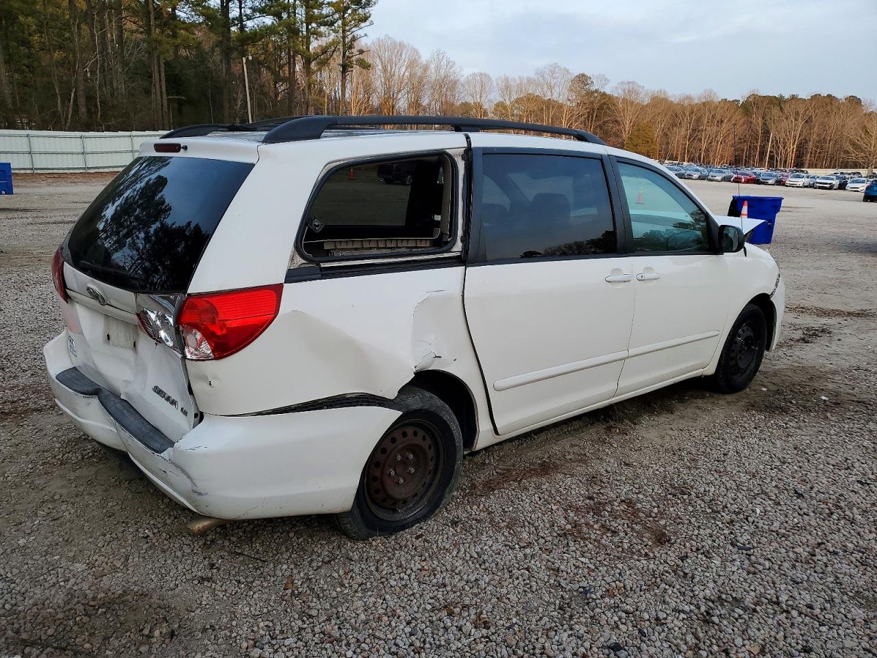 2008 TOYOTA SIENNA CE photo 3