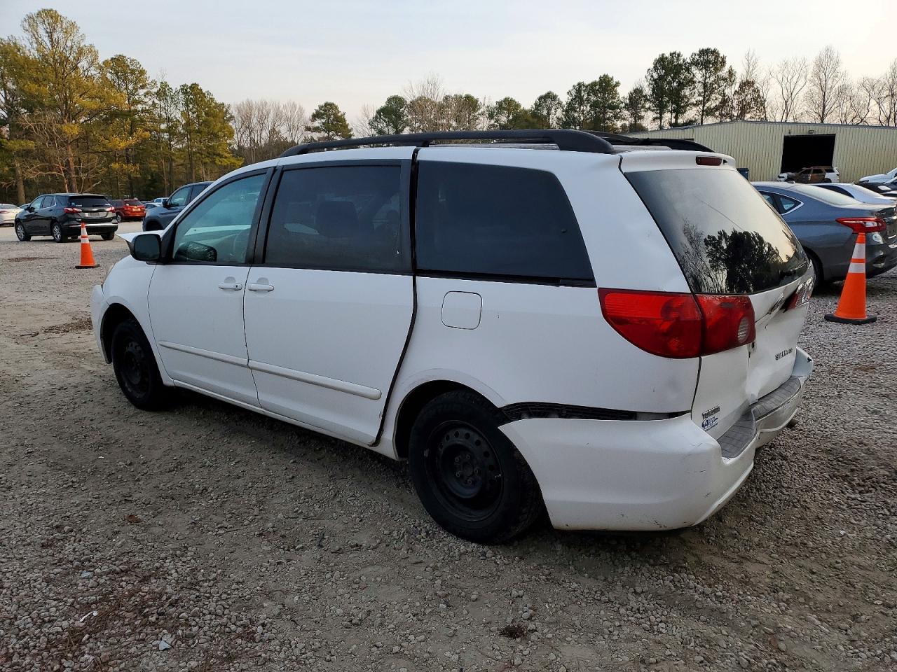 2008 TOYOTA SIENNA CE photo 2