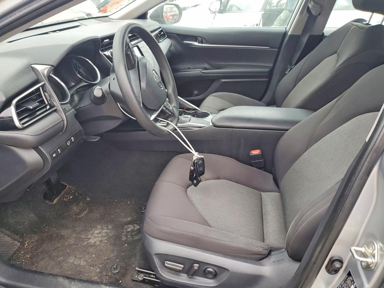 2020 TOYOTA CAMRY LE photo 7