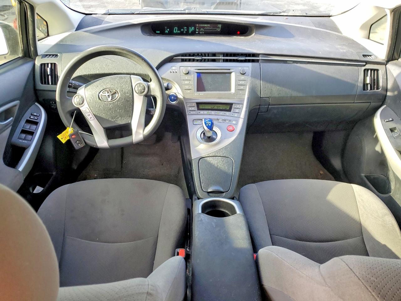 2014 TOYOTA PRIUS photo 8