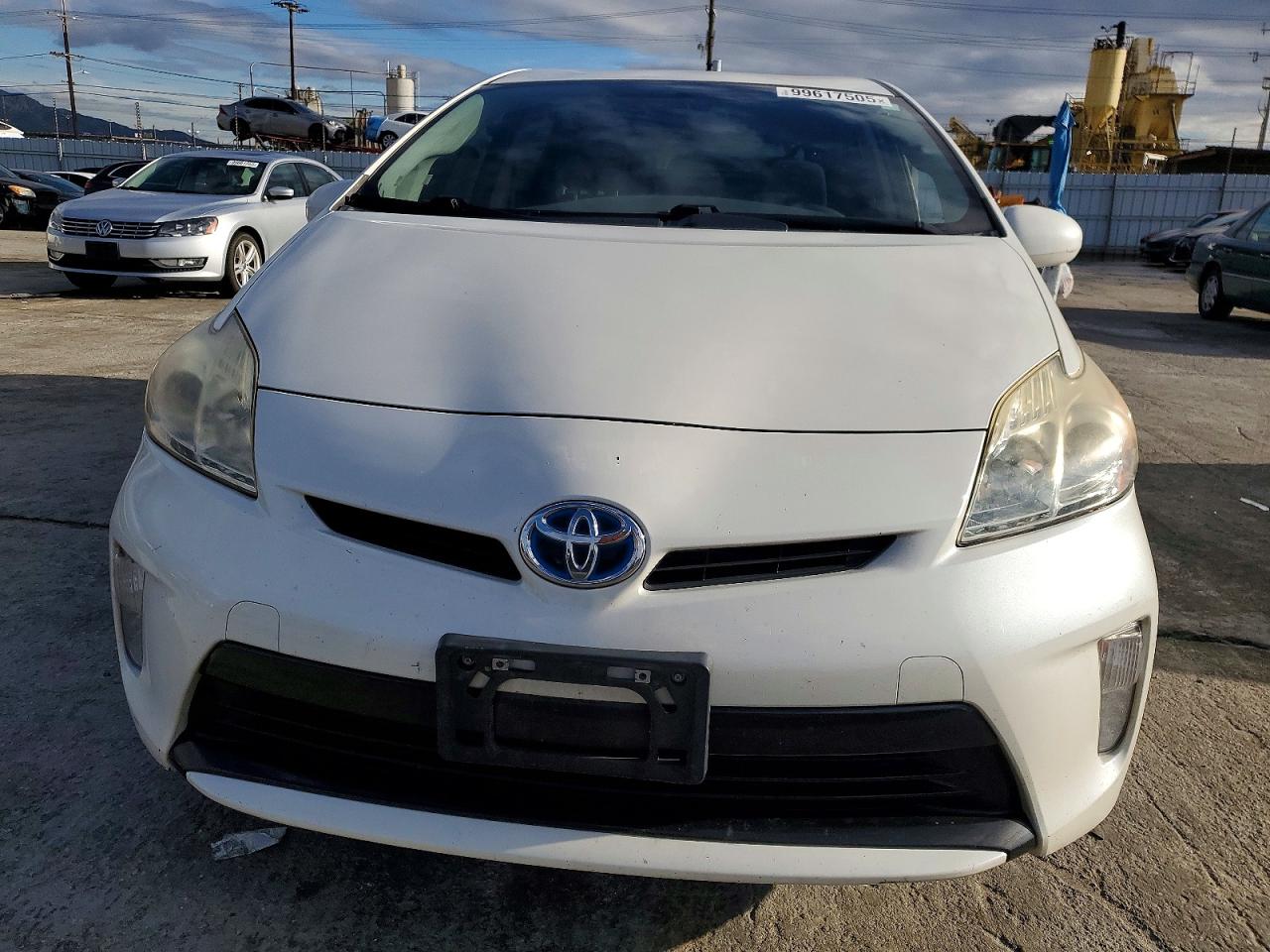 2014 TOYOTA PRIUS photo 5