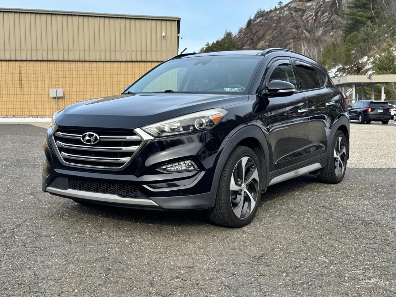 2018 HYUNDAI TUCSON VALUE photo 2