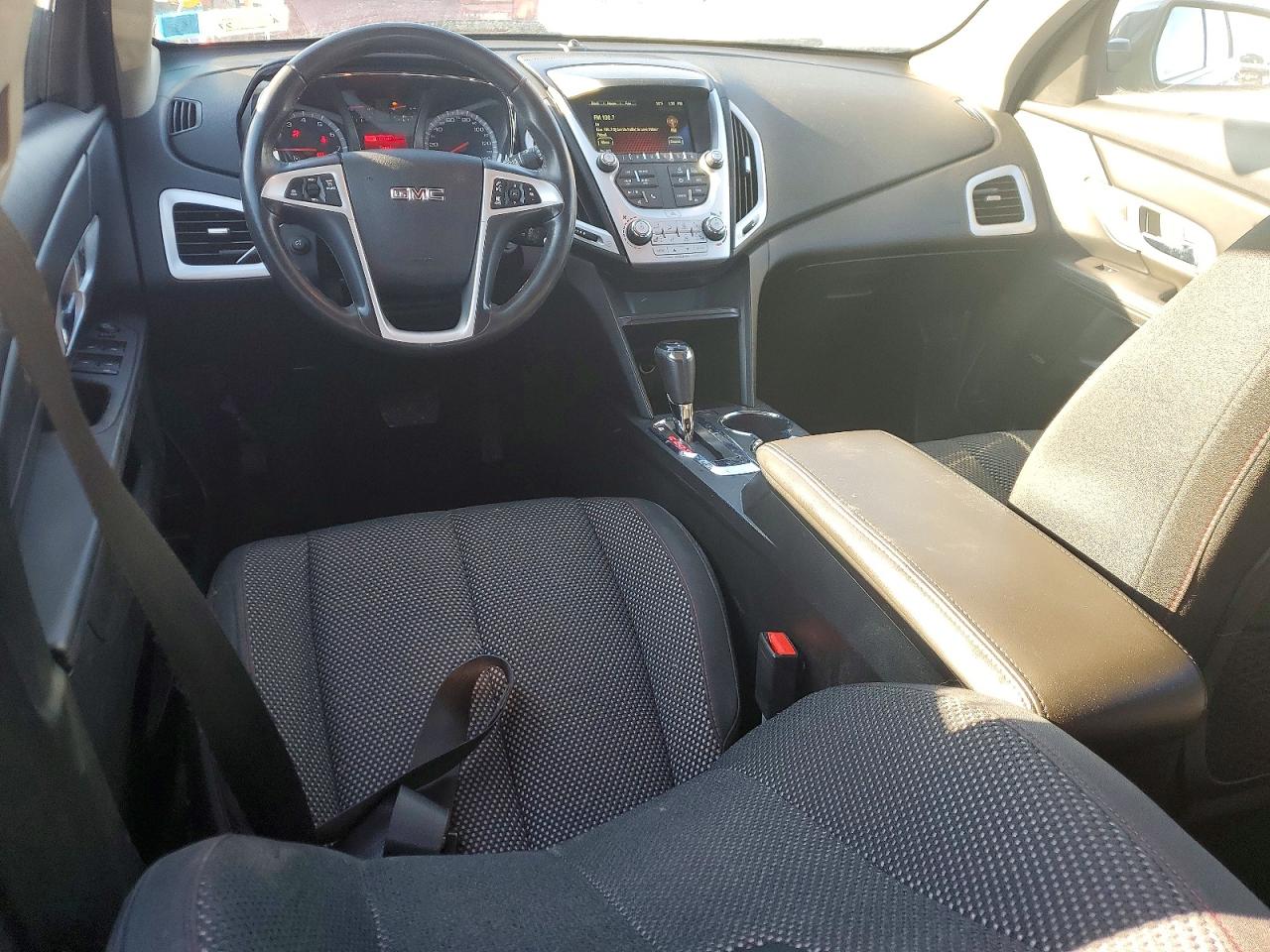 2017 GMC TERRAIN photo 8