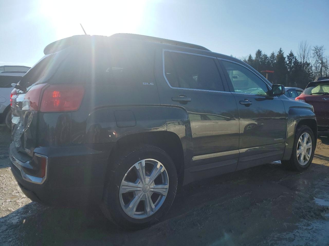 2017 GMC TERRAIN photo 3