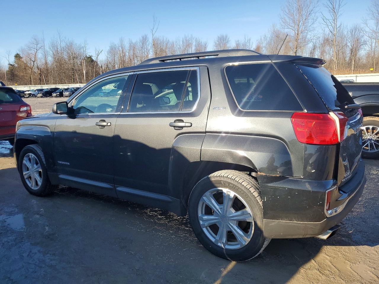 2017 GMC TERRAIN photo 2