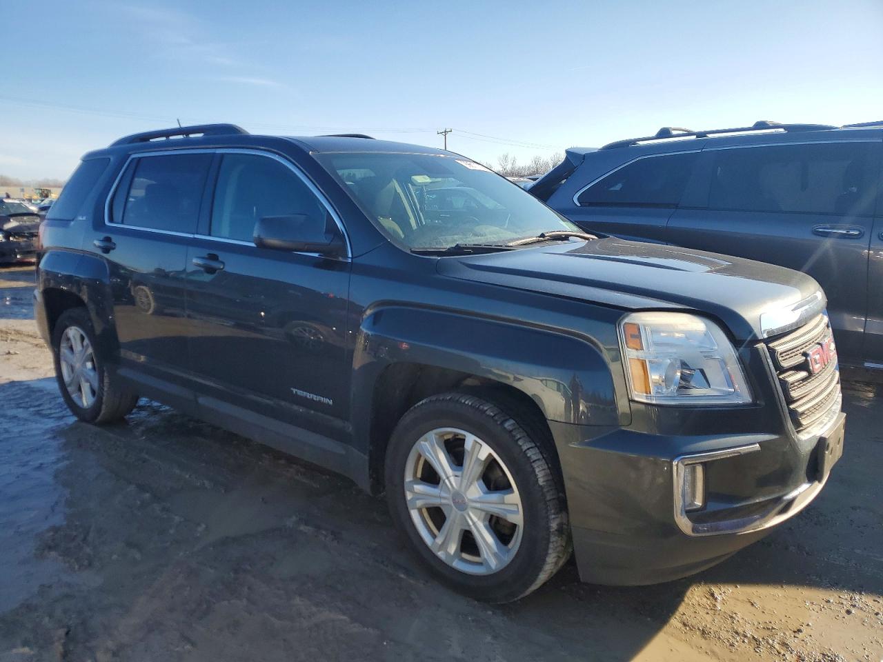 2017 GMC TERRAIN photo 4
