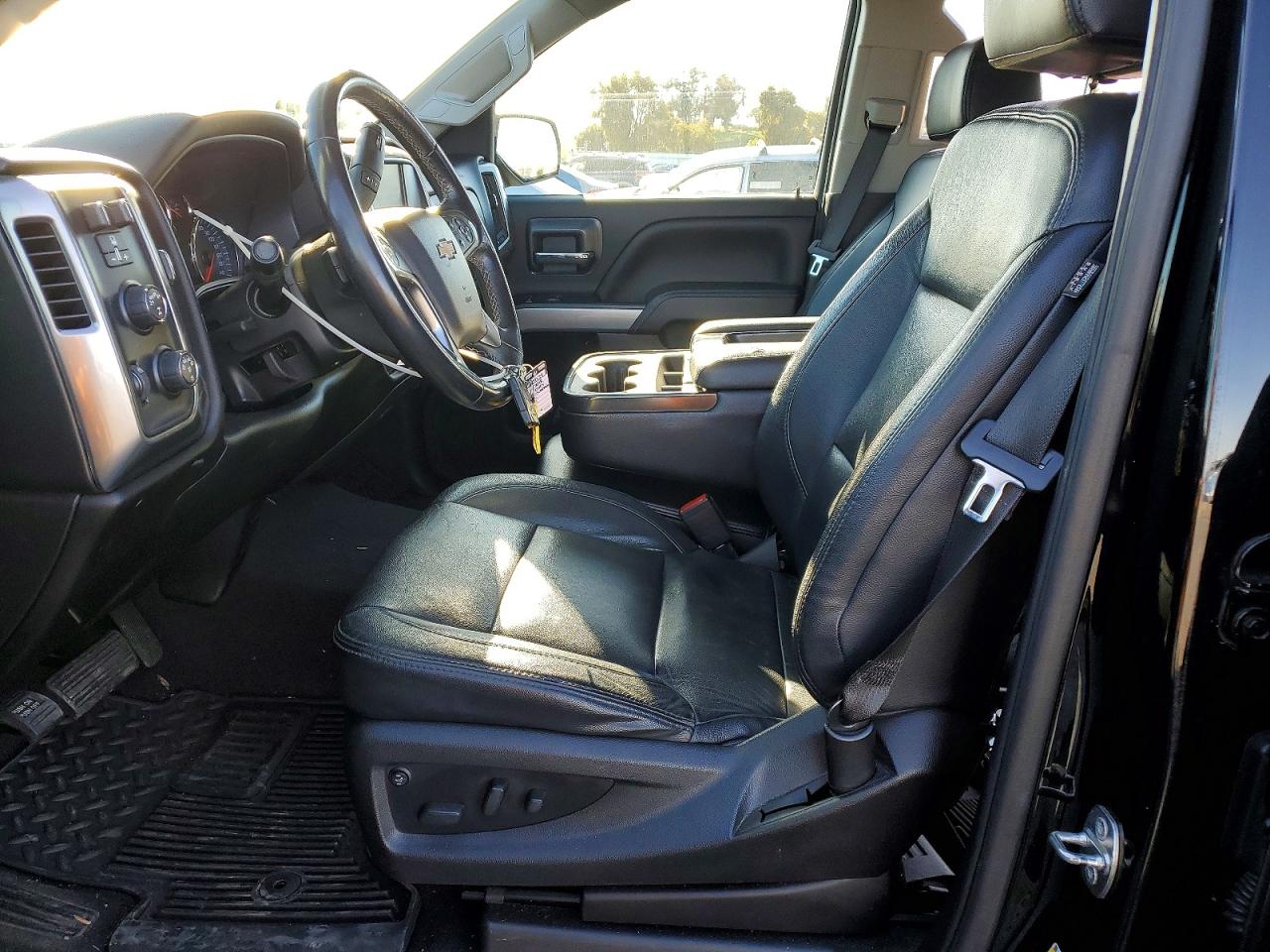 2018 CHEVROLET SILVERADO K1500 LT photo 7