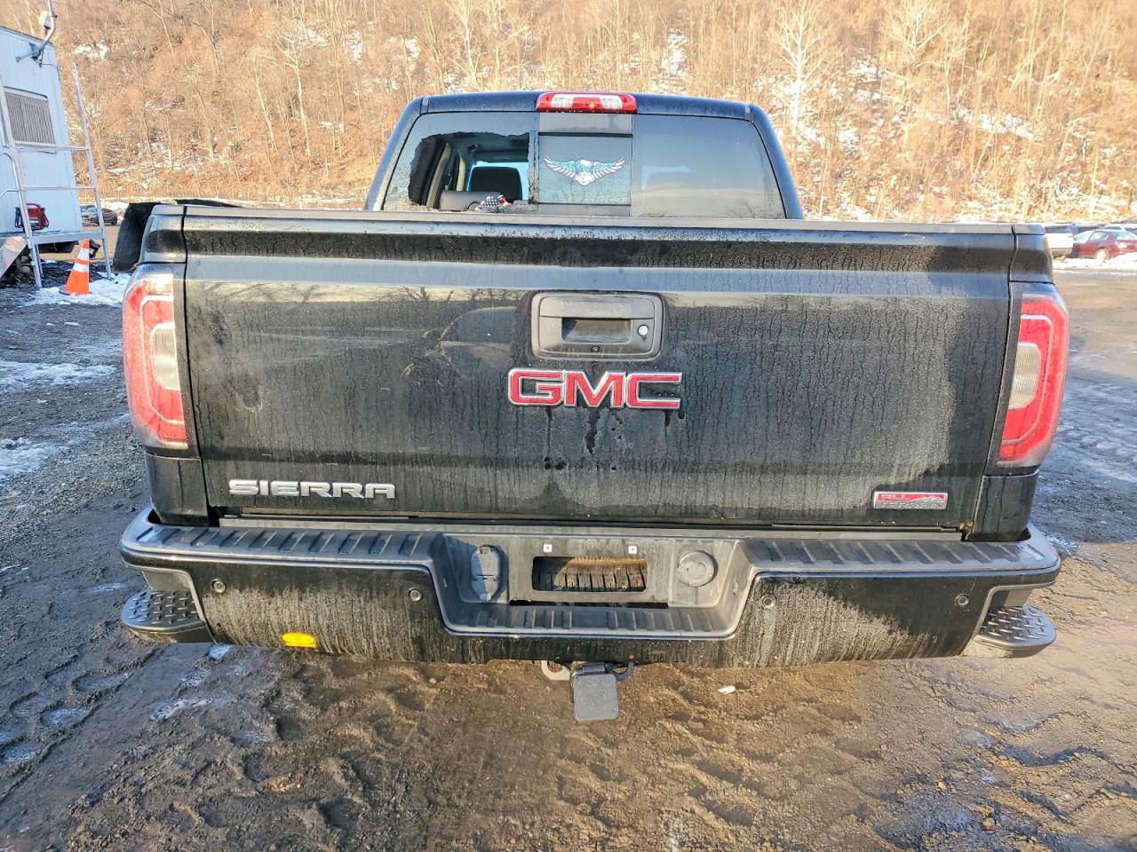 2017 GMC SIERRA K1500 SLT photo 6