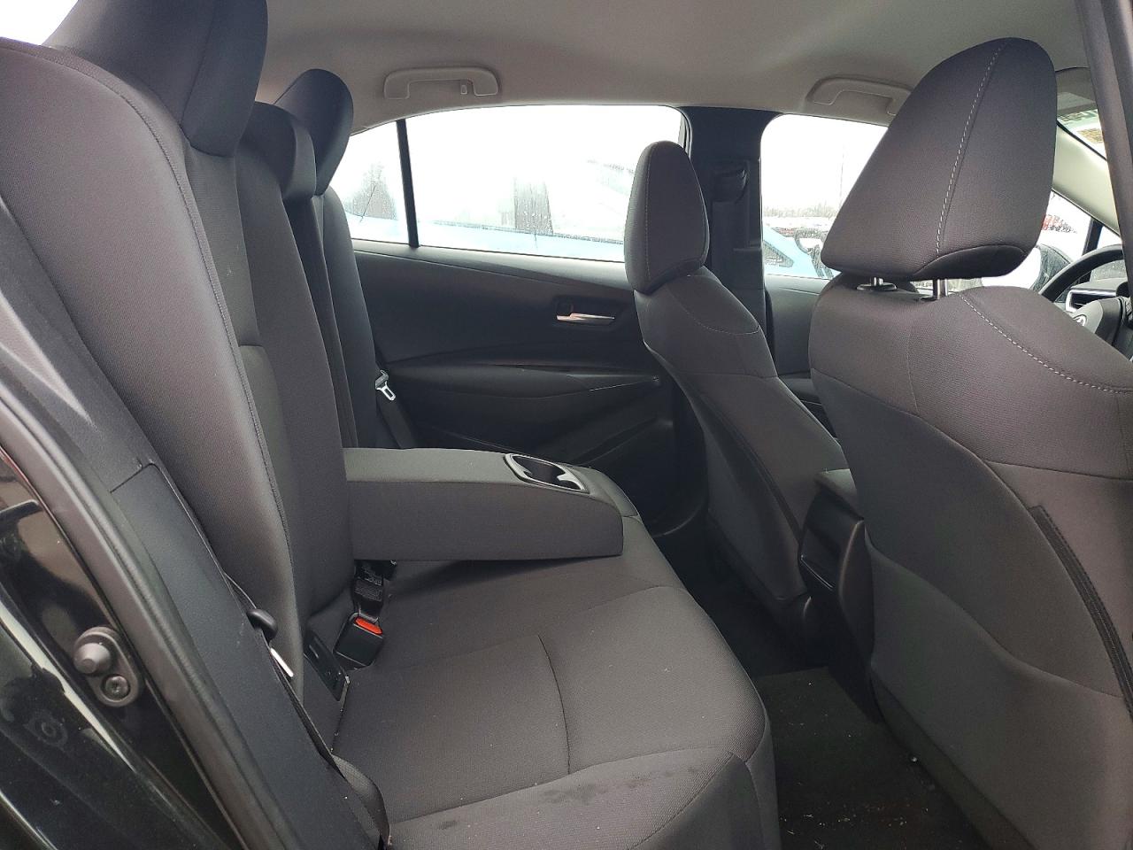 2021 TOYOTA COROLLA LE photo 10