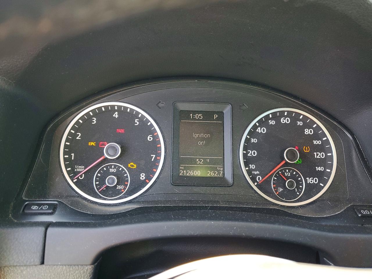 2013 VOLKSWAGEN TIGUAN S photo 9