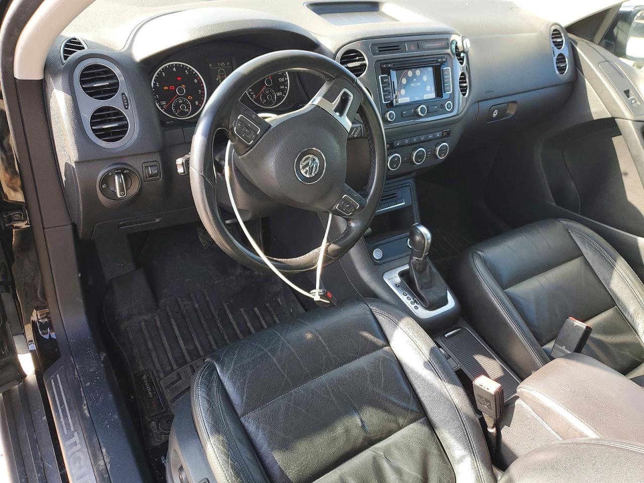 2013 VOLKSWAGEN TIGUAN S photo 8