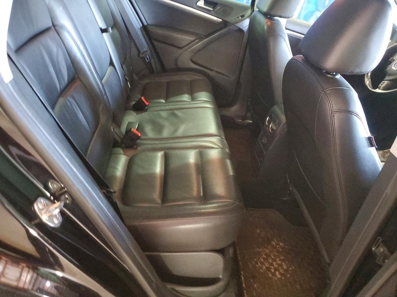 2013 VOLKSWAGEN TIGUAN S photo 10