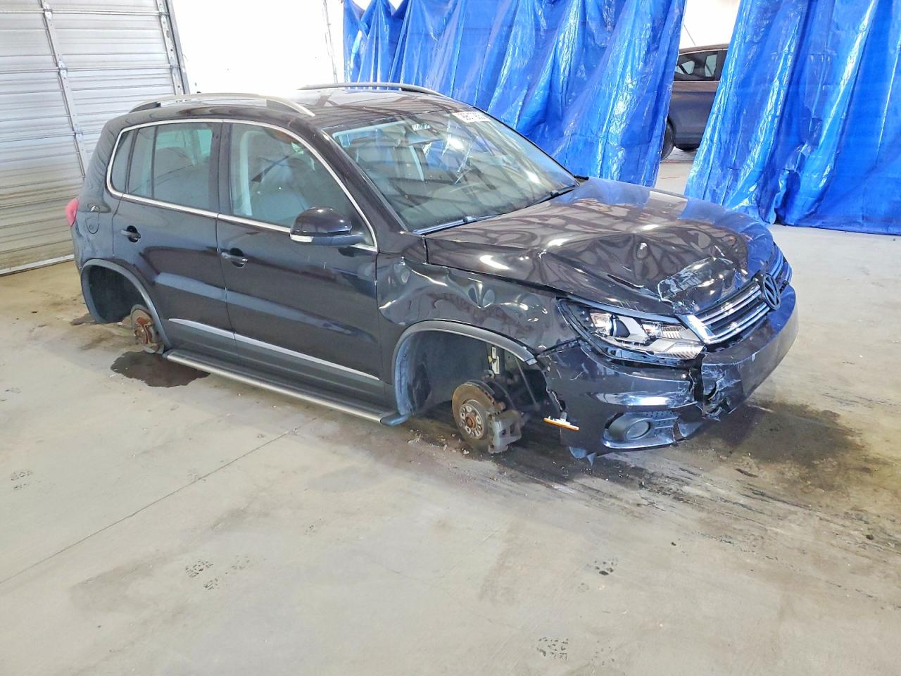 2013 VOLKSWAGEN TIGUAN S photo 4