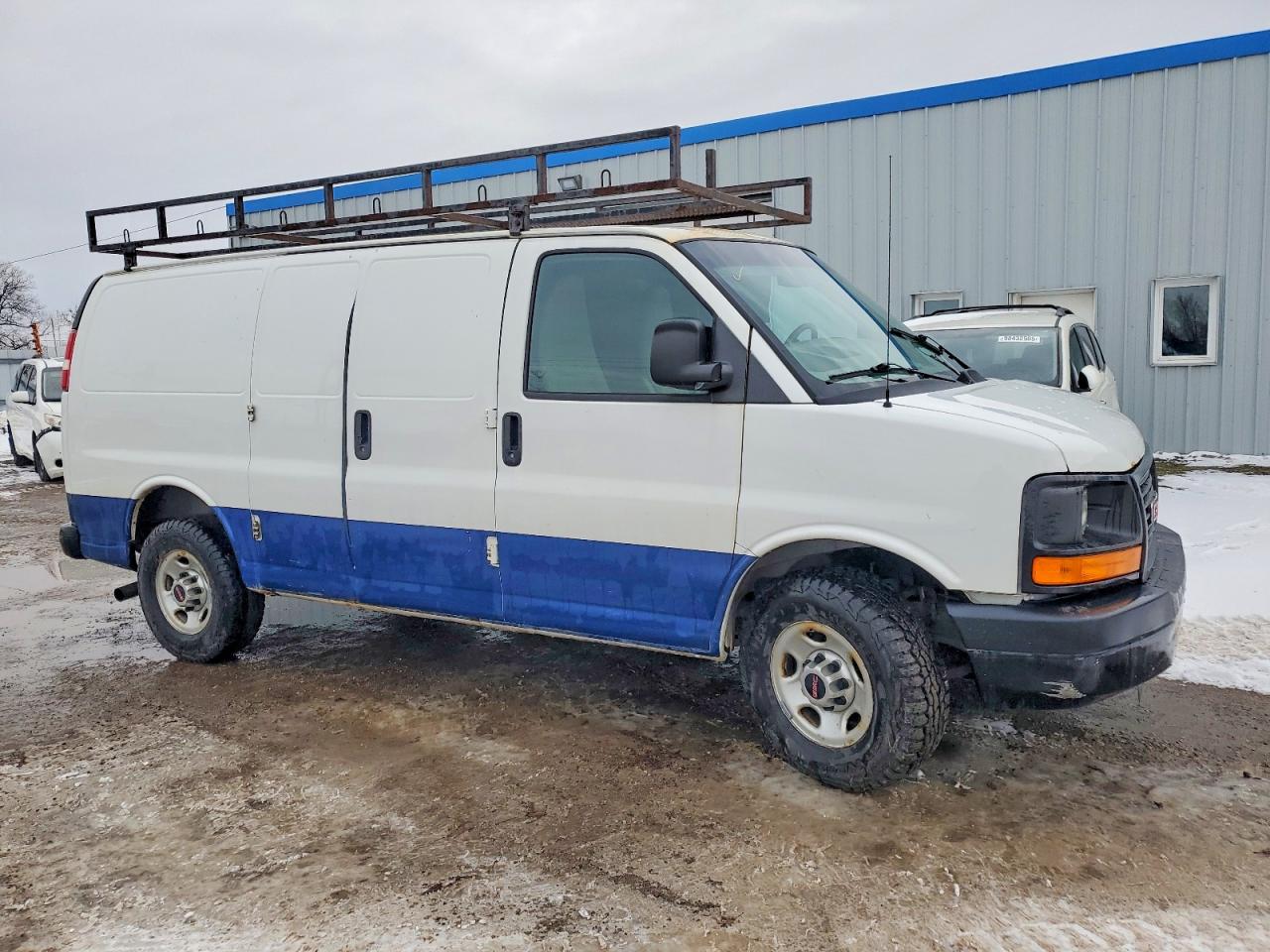 2015 GMC SAVANA G2500 photo 4