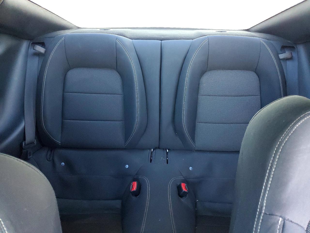 2016 FORD MUSTANG photo 10