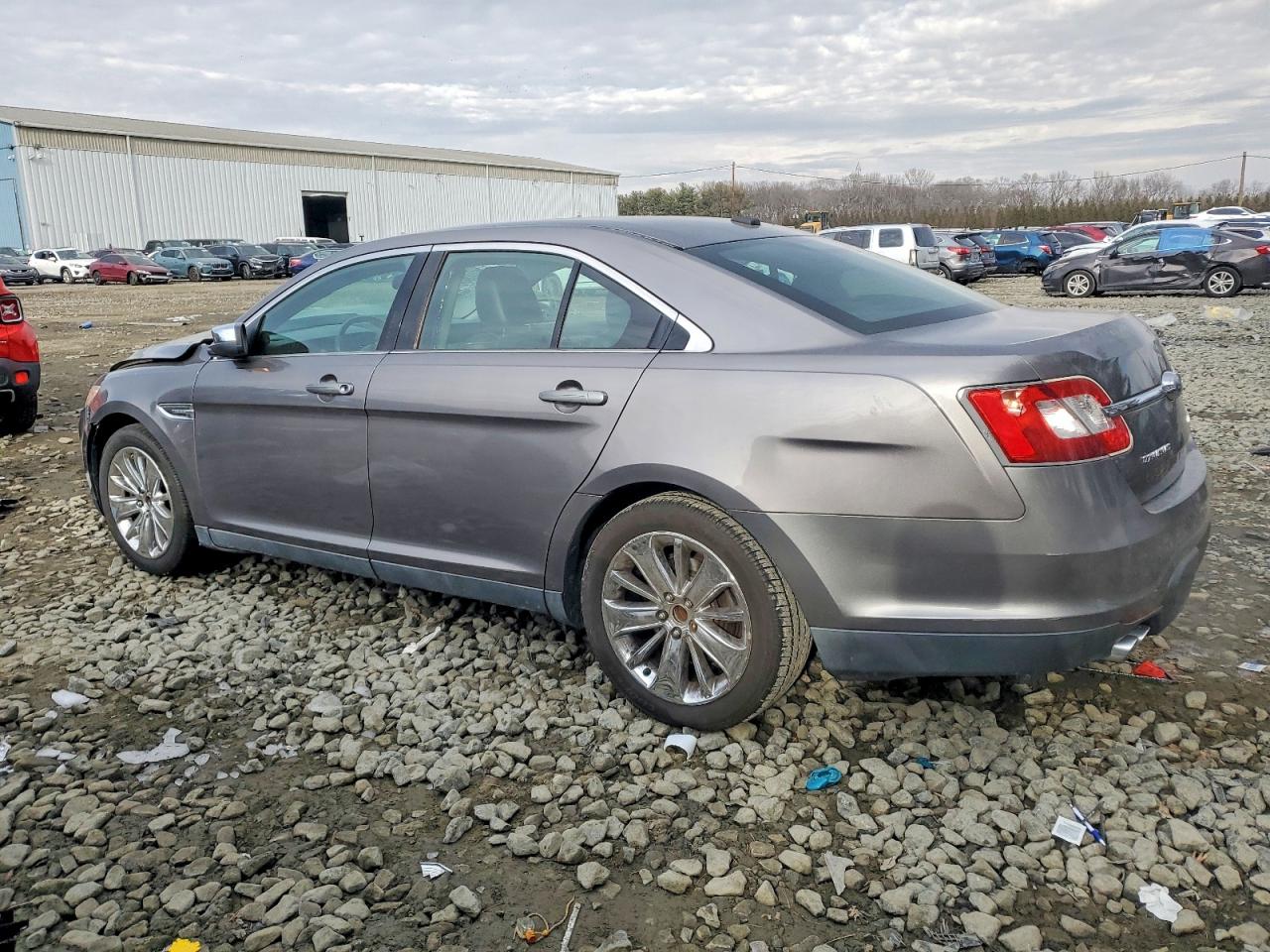 2011 FORD TAURUS LIMITED photo 2