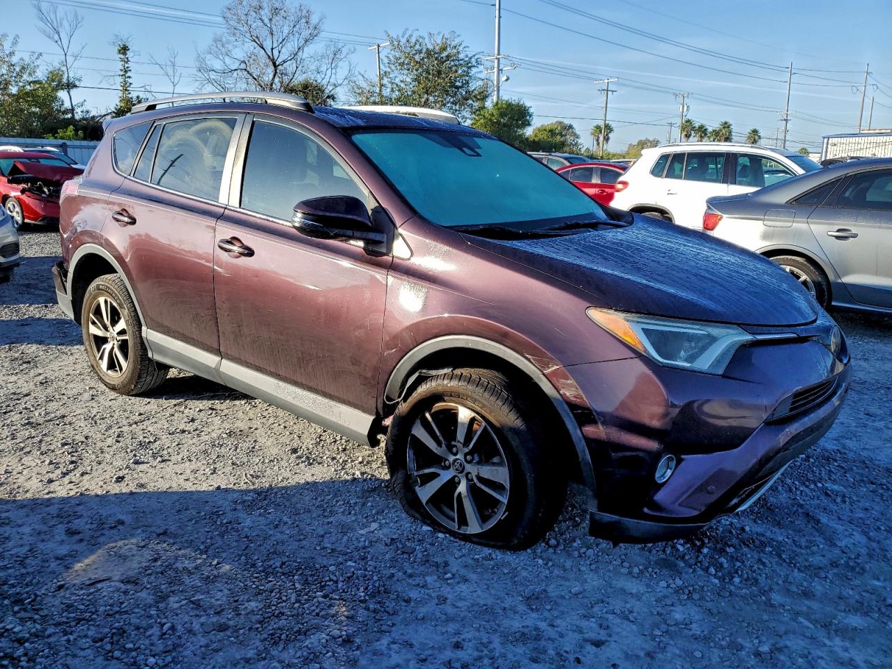 2017 TOYOTA RAV4 XLE photo 4