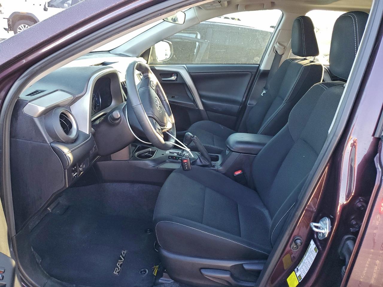 2017 TOYOTA RAV4 XLE photo 7
