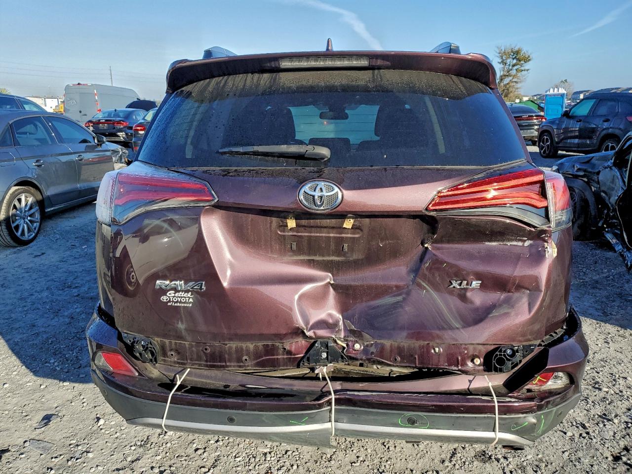 2017 TOYOTA RAV4 XLE photo 6